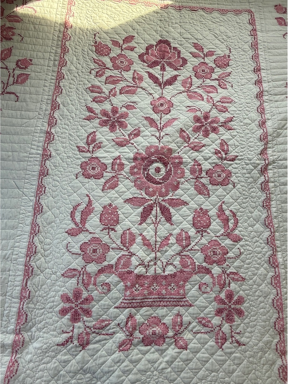 Vintage Handmade Pink Flora Hand Cross Stitch Hand Quilted Twin Quilt (cp21/tb1) - Picture 4 of 12